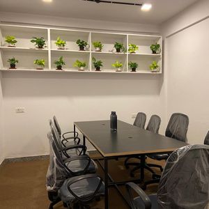 cube 27 Meeting Room