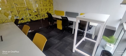 GUR548 Coworking Space