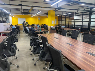 DEL698 Coworking Space
