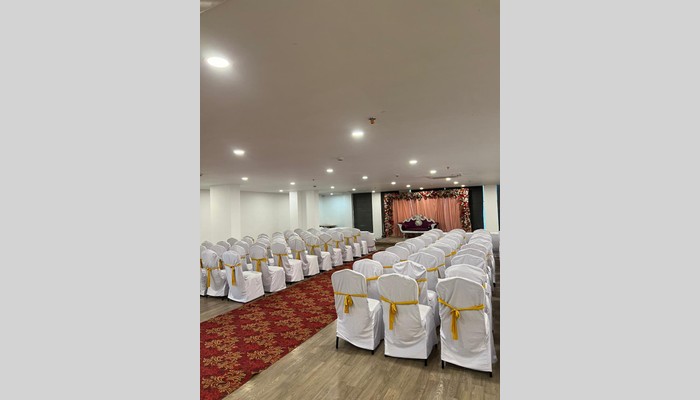 White Polar Spaces Training Room