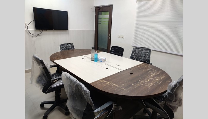 INNOVA COMMUNICATIONS Meeting Room